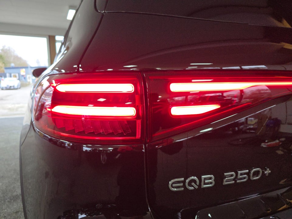 Mercedes EQB250+ AMG Advance Plus 5d