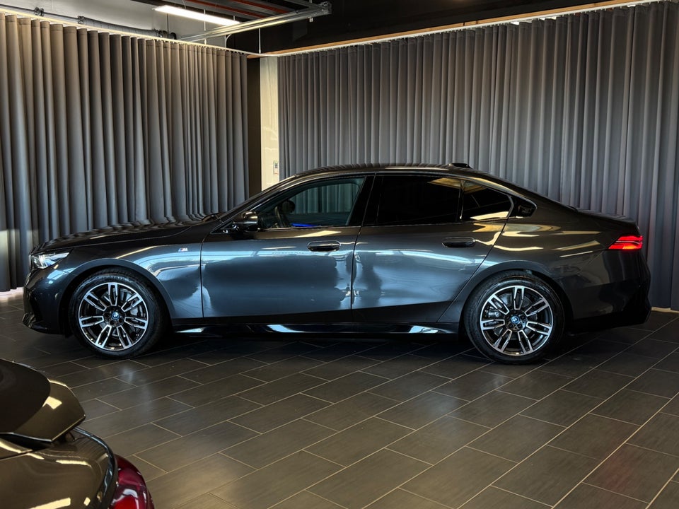 BMW i5 eDrive40 M-Sport 4d