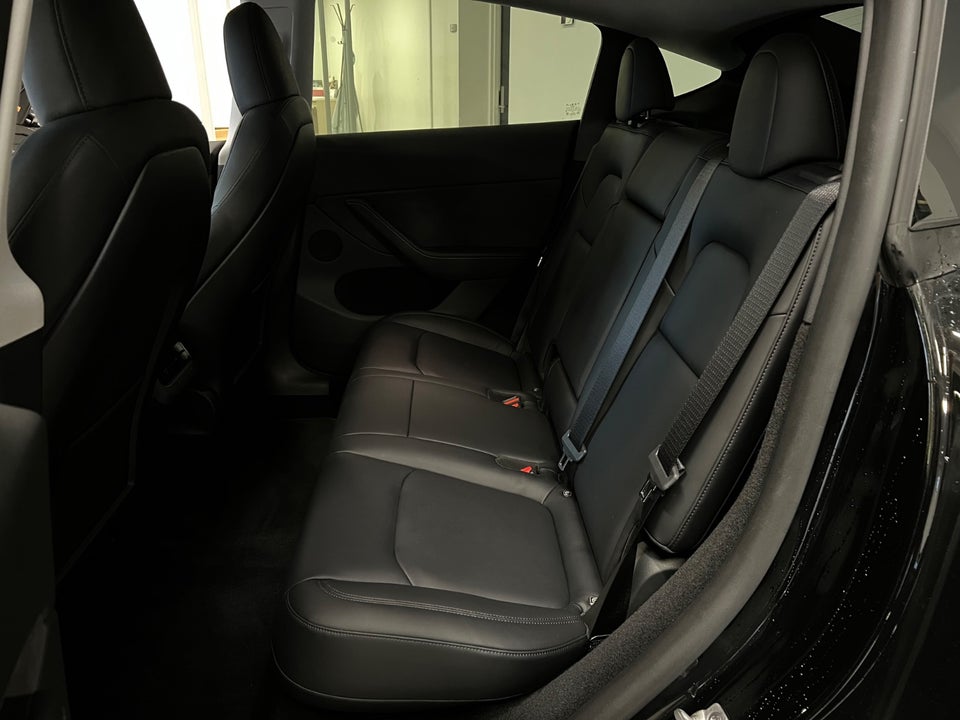Tesla Model Y Long Range RWD 5d