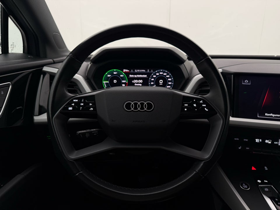 Audi Q4 e-tron 40 S-line 5d