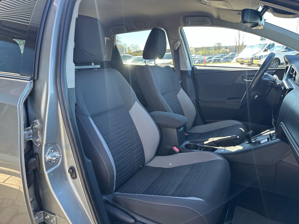 Toyota Auris 1,8 Hybrid H2 Comfort Touring Sports CVT 5d