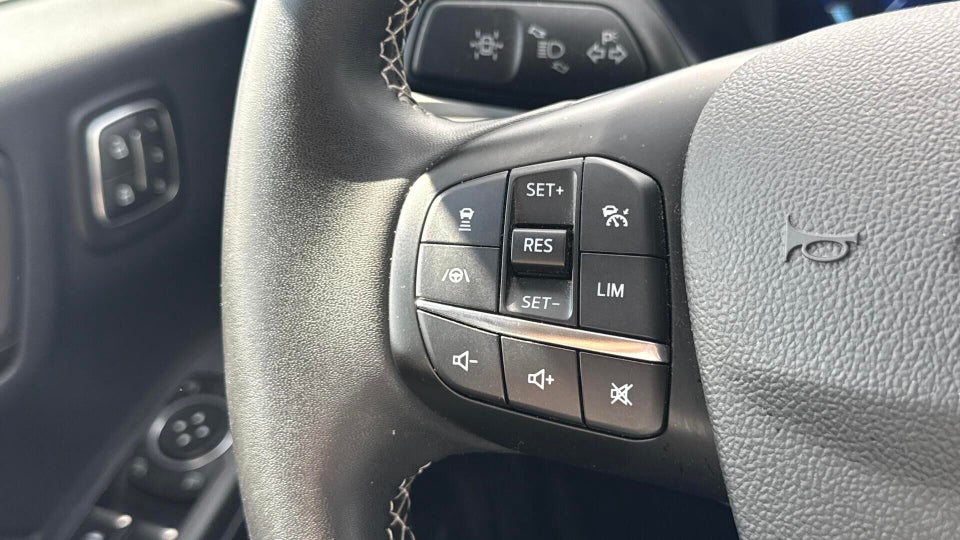 Ford Kuga 2,5 PHEV Vignale CVT 5d