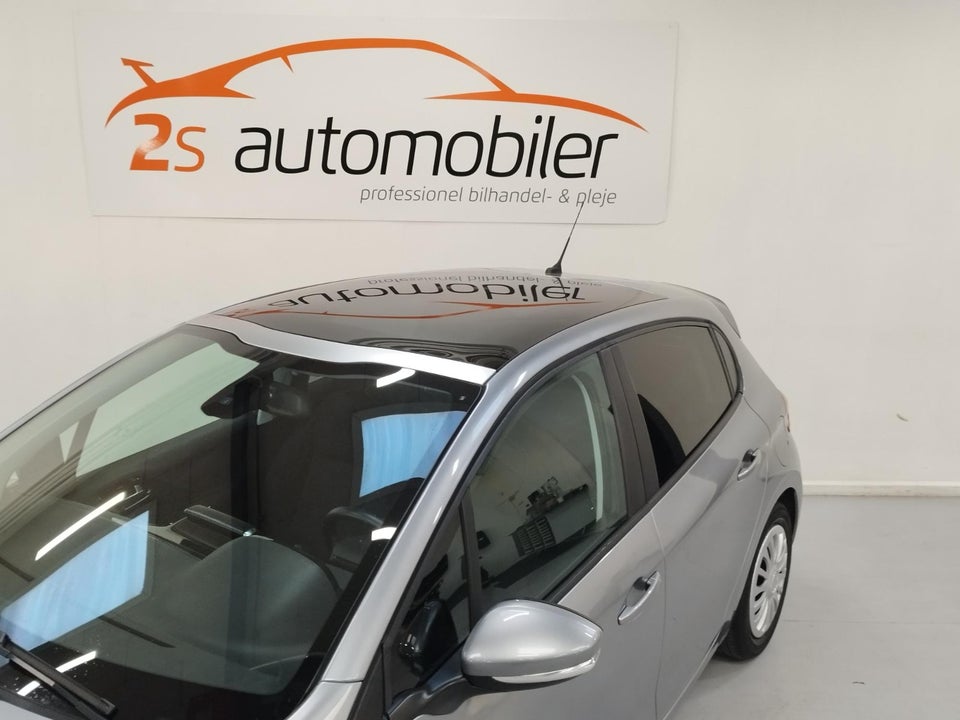 Peugeot 208 1,5 BlueHDi 100 Signature Sky 5d