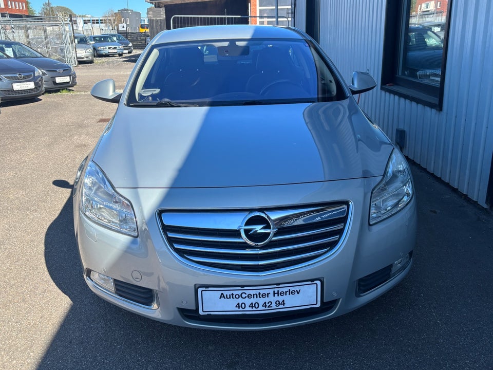 Opel Insignia 1,8 Edition 4d