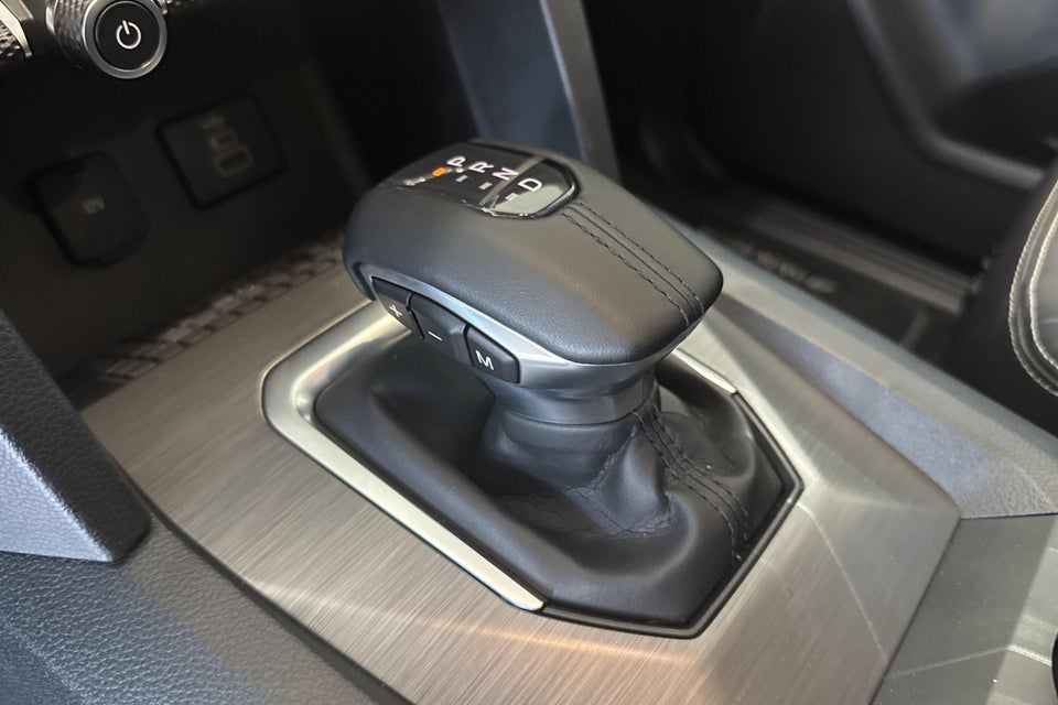 VW Amarok 3,0 TDi 240 Dark Label aut. 4Motion 4d