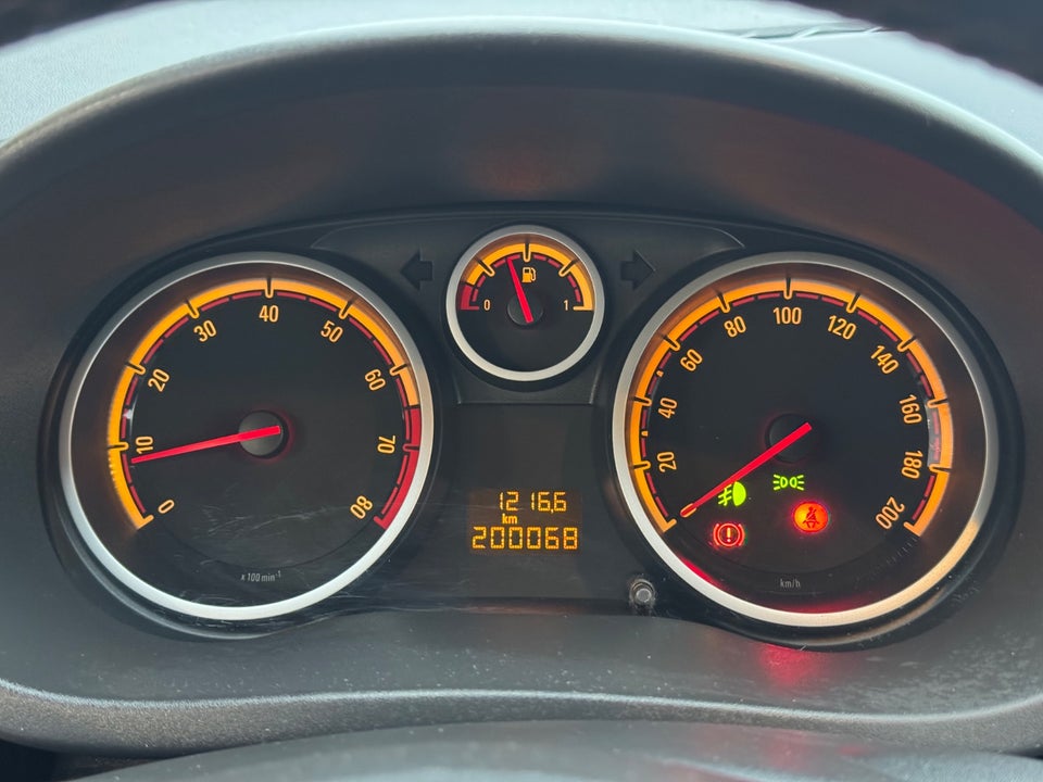 Opel Corsa 1,4 16V Enjoy 3d