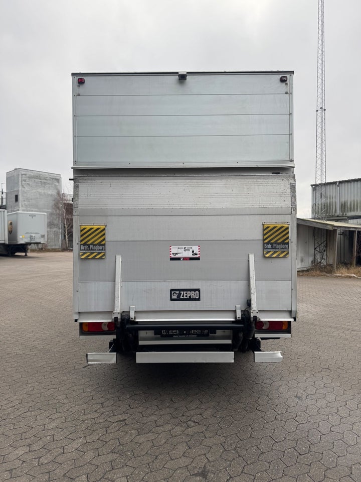 Fiat Ducato 35 2,3 MJT 160 Box m/lift 2d