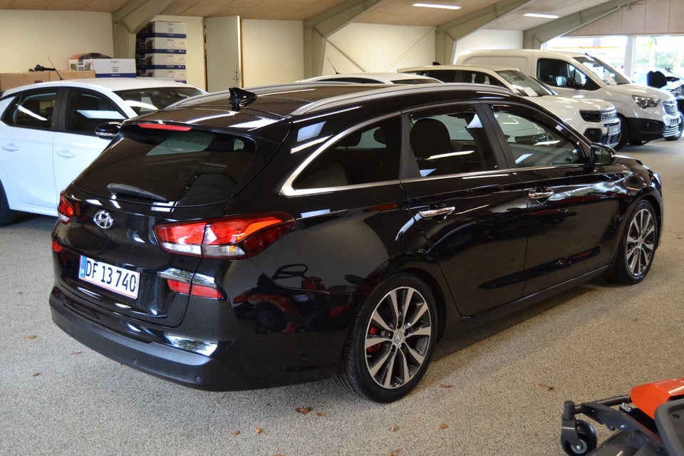 Hyundai i30 1,4 T-GDi Premium stc. DCT 5d