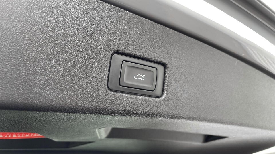 Audi Q4 e-tron 40 Advanced 5d