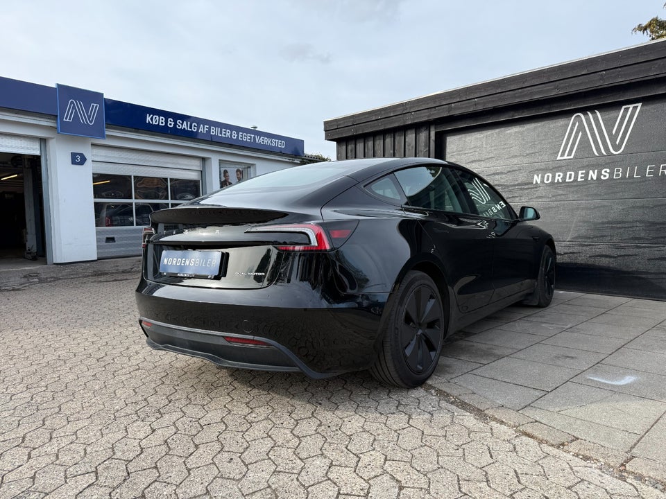 Tesla Model 3 Long Range AWD 4d