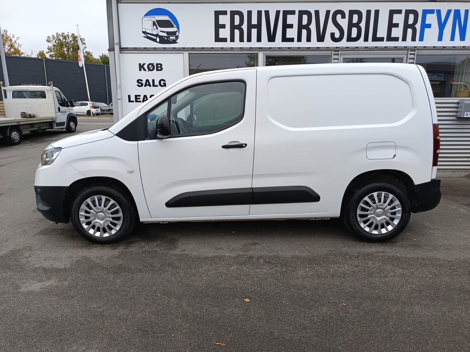 Toyota ProAce City 1,5 D 102 Medium Comfort 4d