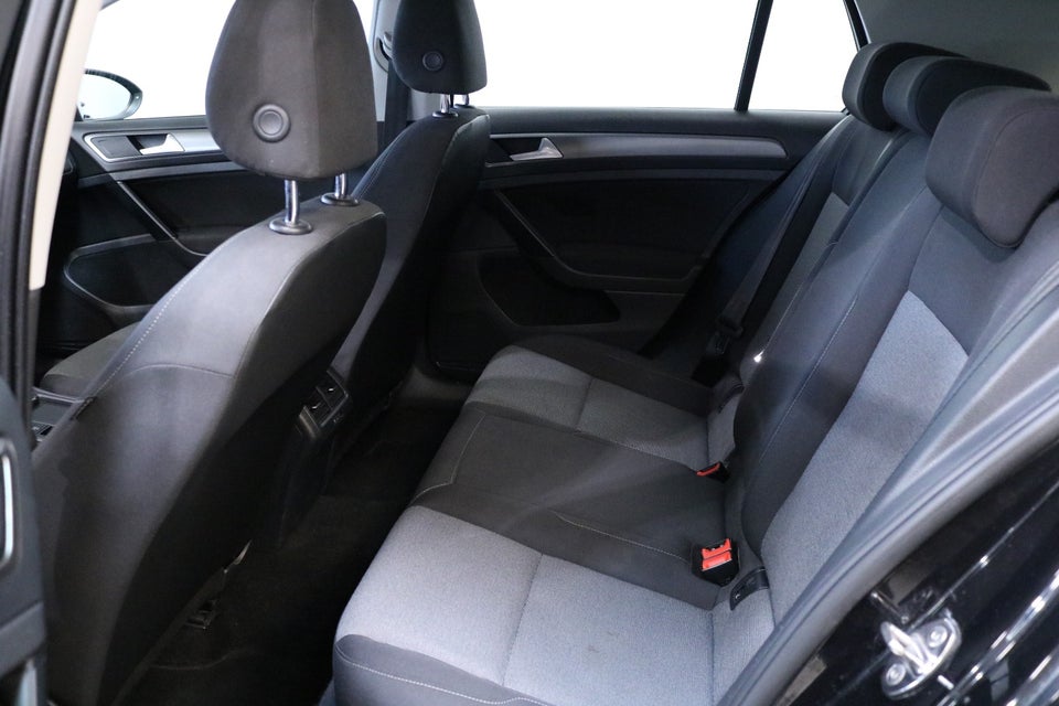 VW Golf VII 1,6 TDi 110 BlueMotion 5d