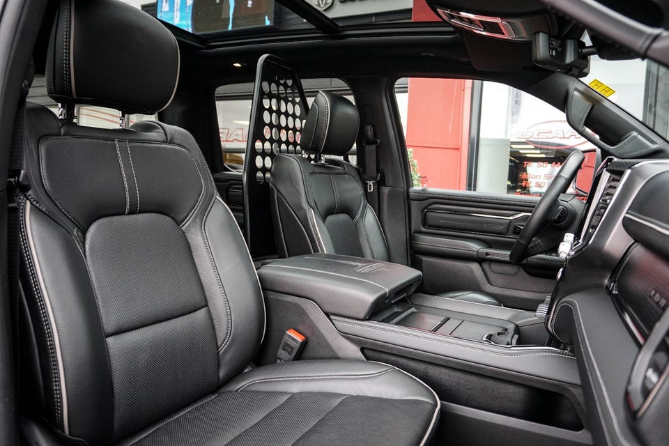 Dodge RAM 1500 5,7 V8 Hemi Limited Night aut. 4d