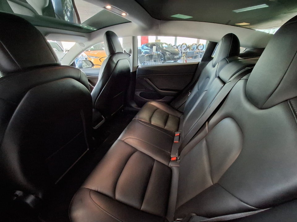 Tesla Model 3 Long Range AWD 4d