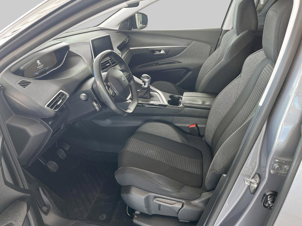 Peugeot 3008 1,2 e-THP 130 Active 5d