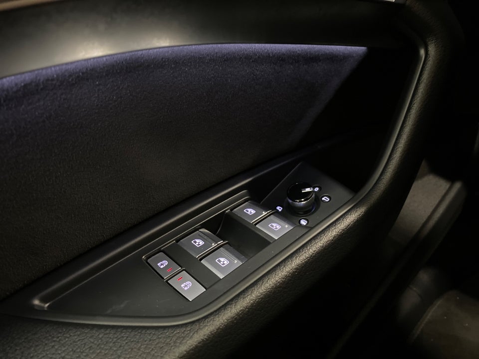 Audi Q8 e-tron 55 S-line quattro 5d