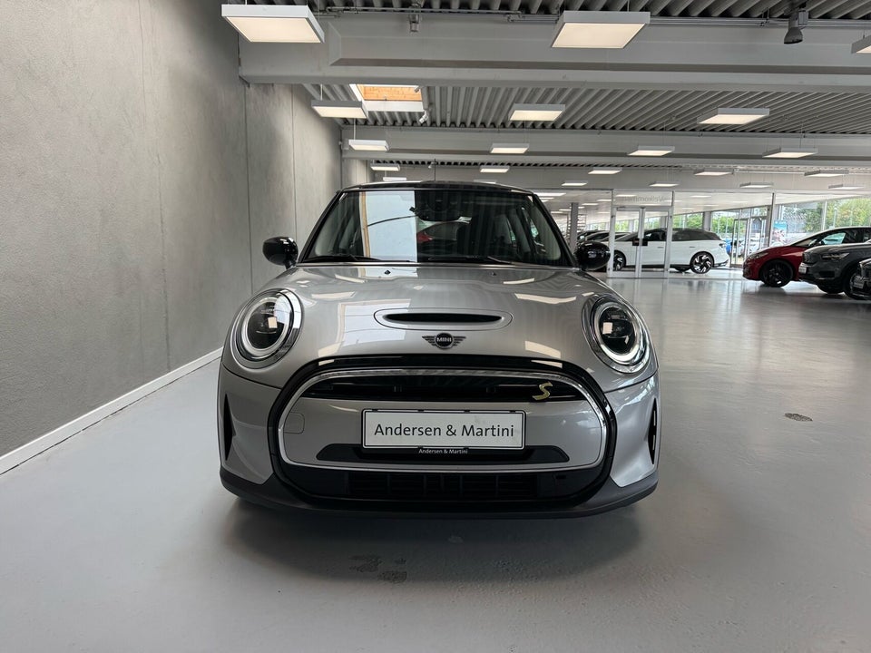 MINI Cooper SE Essential 3d
