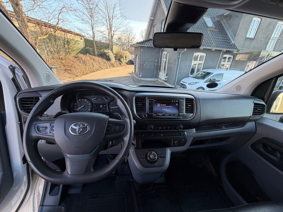 Toyota ProAce 2,0 D 120 Long Comfort Master aut. 5d