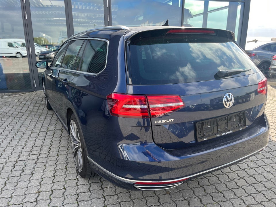 VW Passat 2,0 TDi 240 R-line Variant DSG 4Motion 5d