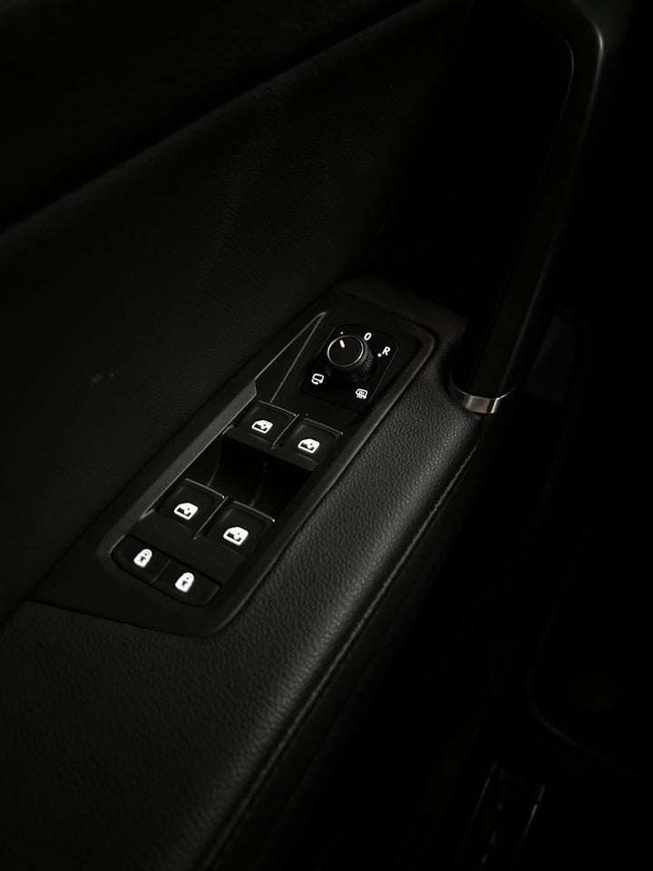 VW Touran 2,0 TDi 150 Highline DSG 7prs 5d