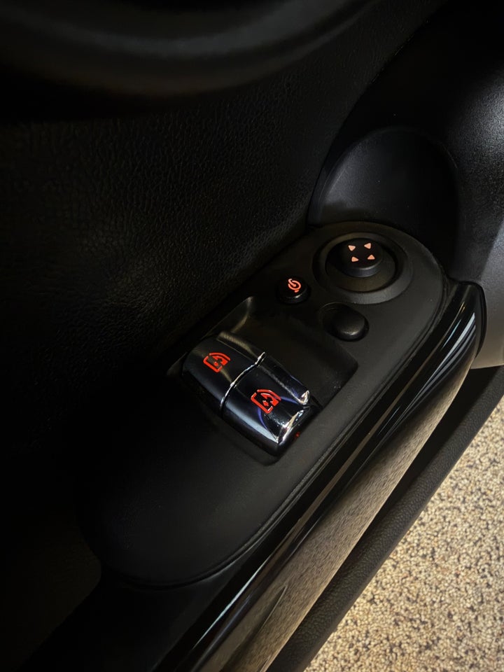 MINI Cooper SE Essential 3d