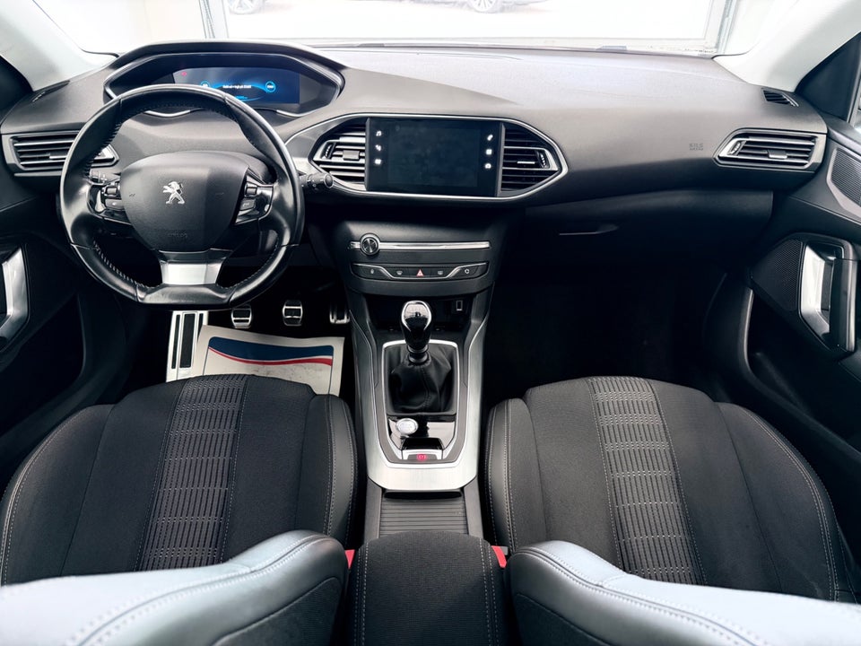 Peugeot 308 1,5 BlueHDi 130 Allure Grand 5d