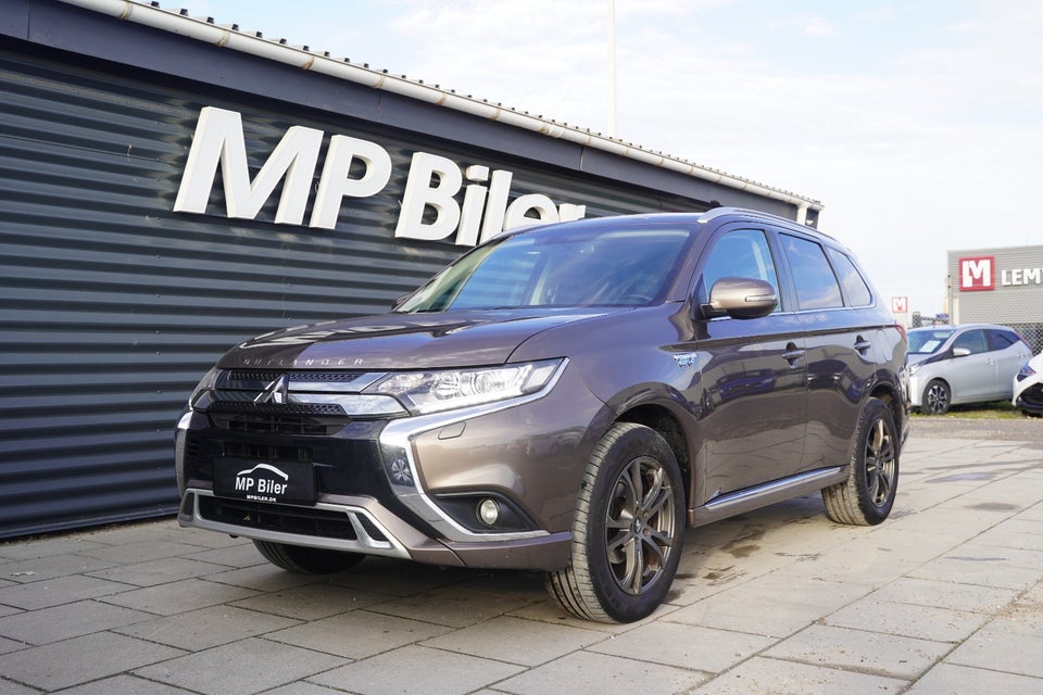 Mitsubishi Outlander 2,4 PHEV Invite CVT 4WD 5d