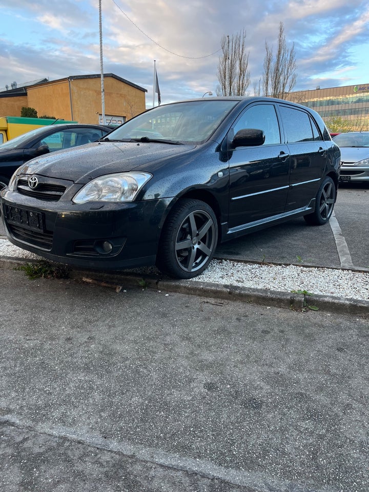 Toyota Corolla 1,6 Luna 5d