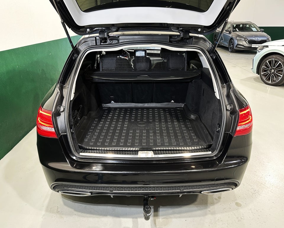 Mercedes C220 d 2,2 AMG Line stc. aut. 5d