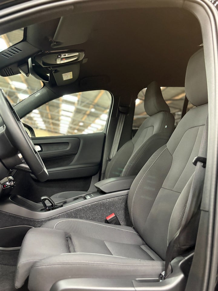 Volvo EX40 Extended Range Black Edition 5d