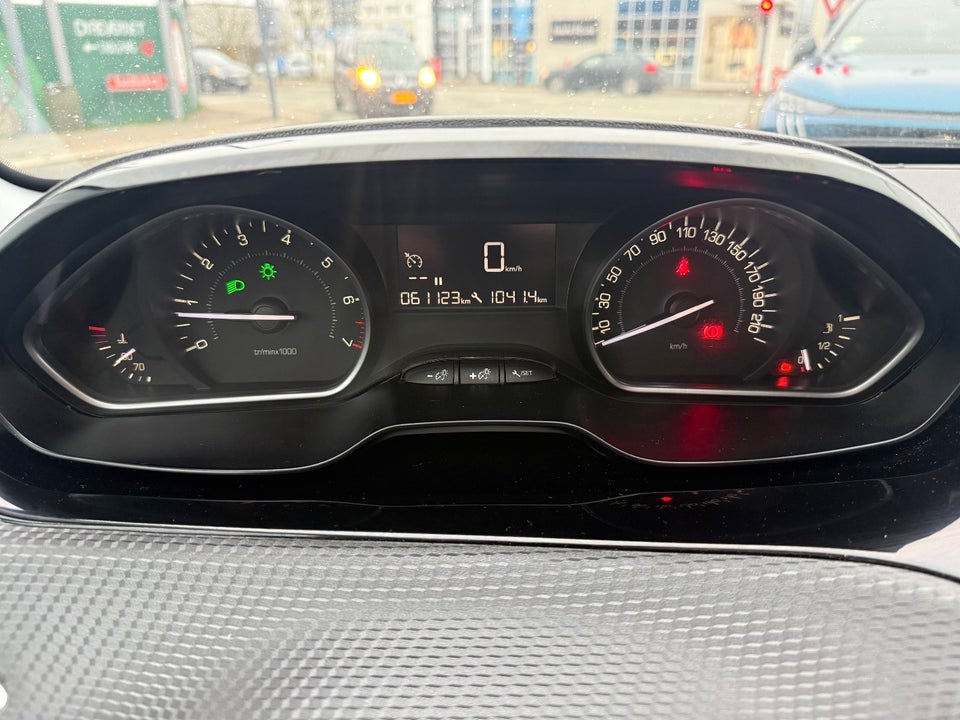 Peugeot 208 1,2 VTi 82 Allure 5d