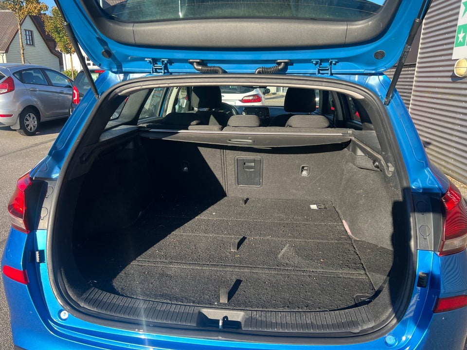 Hyundai i30 1,0 T-GDi Premium stc. 5d