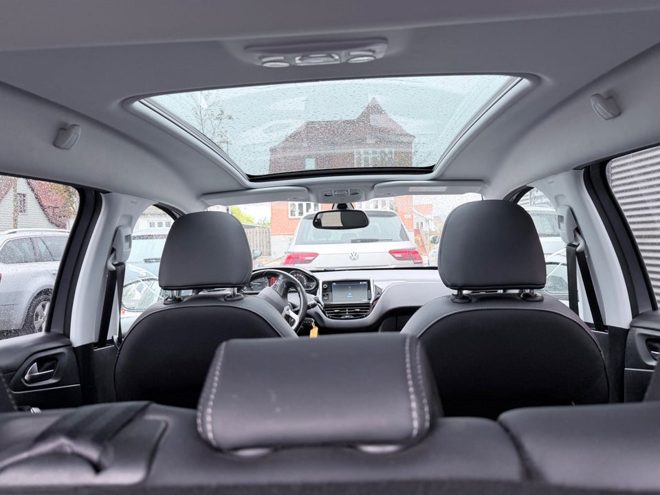 Peugeot 2008 1,5 BlueHDi 100 Prestige Sky 5d