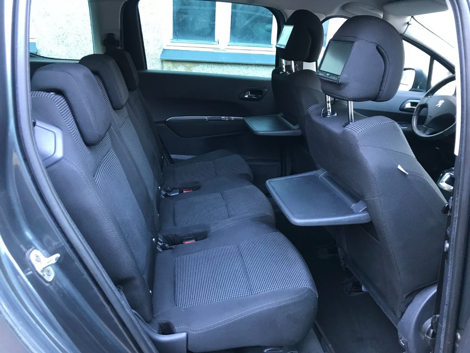 Peugeot 5008 1,6 HDi 110 Premium 7prs 5d