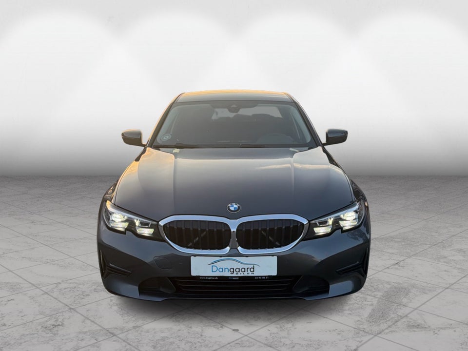 BMW 320i 2,0 Connected aut. 4d
