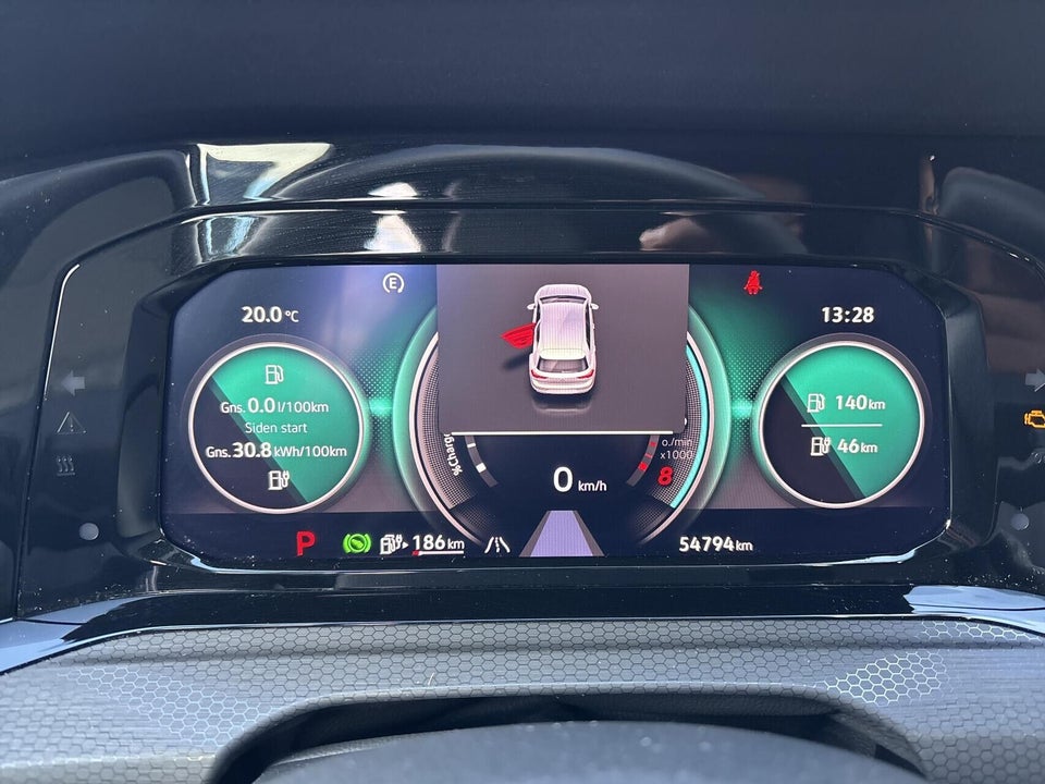 VW Golf VIII 1,4 GTE DSG 5d