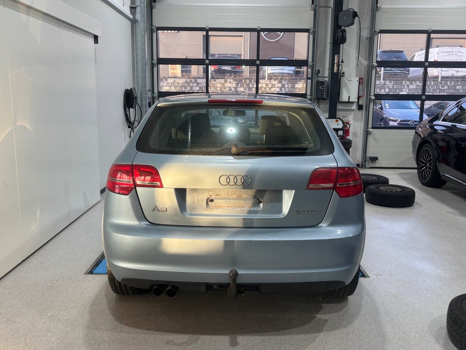 Audi A3 2,0 TDi 140 Ambiente Sportback 5d