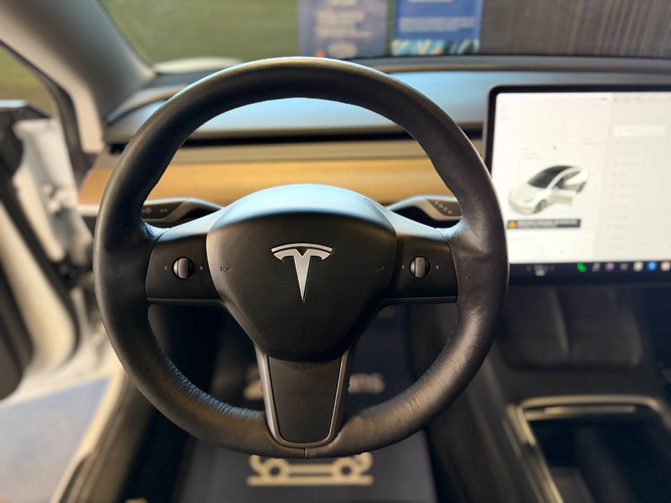 Tesla Model 3 Standard Range+ RWD 4d