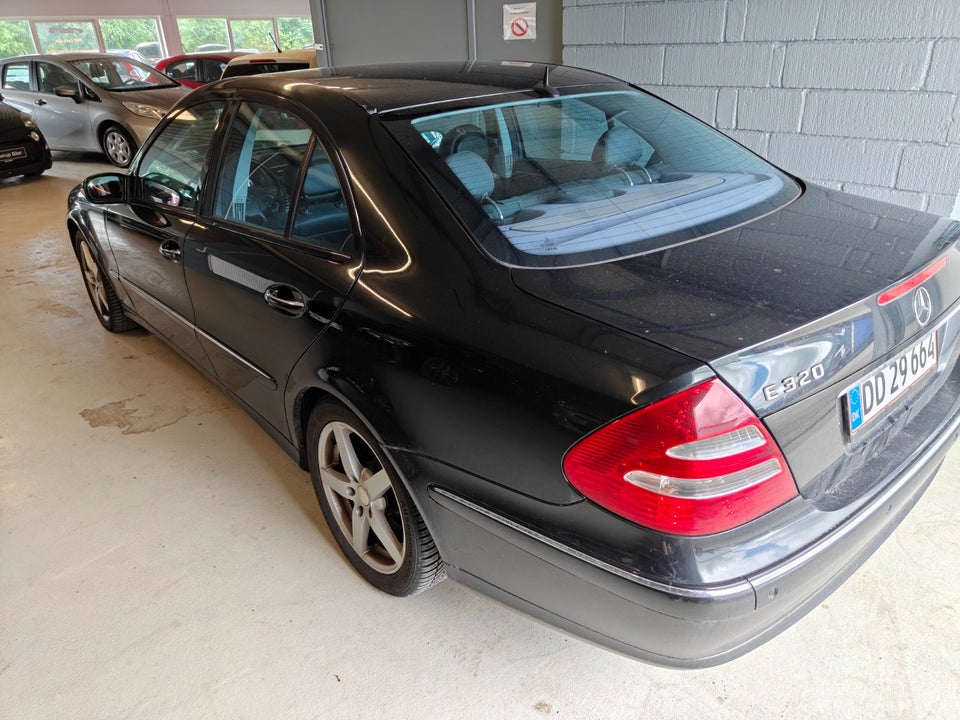 Mercedes E320 3,2 Avantgarde aut. 4d