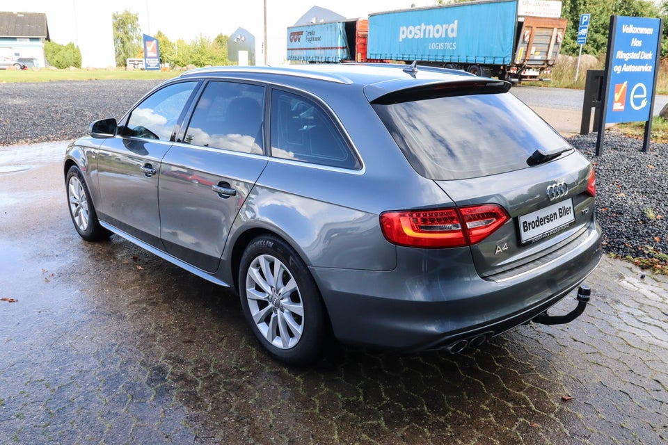 Audi A4 2,0 TDi 150 S-line Avant Multitr. 5d