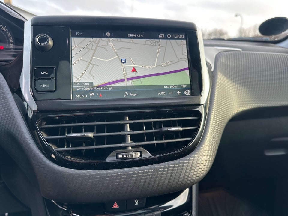 Peugeot 208 1,2 VTi 82 Signature Sky 5d