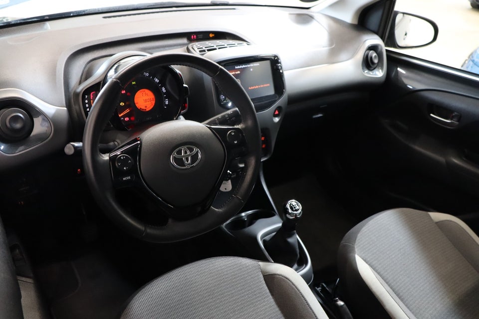 Toyota Aygo 1,0 VVT-i x-press 5d