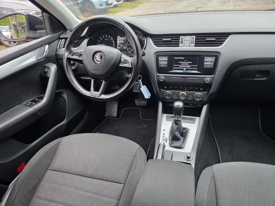 Skoda Octavia 1,6 TDi 110 Style Combi DSG 5d