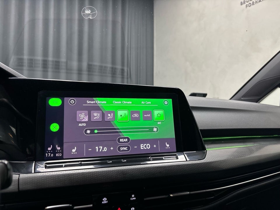 VW Golf VIII 1,4 GTE DSG 5d