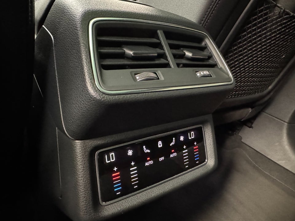 Audi e-tron 55 S-line quattro 5d