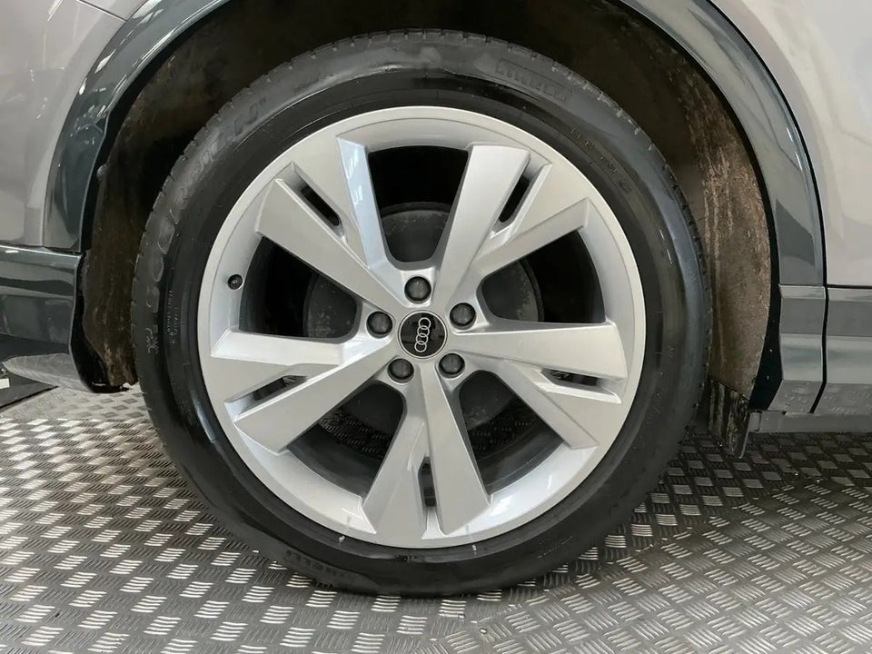 Audi Q4 e-tron 45 S-line 5d