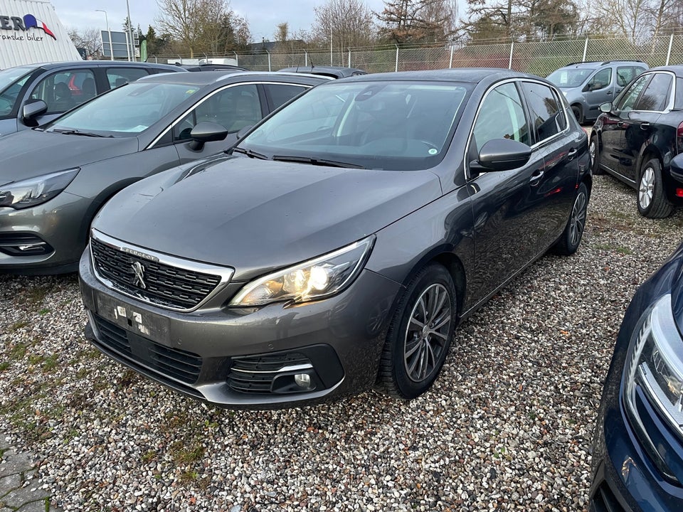 Peugeot 308 1,2 PureTech 130 Selection Sky 5d