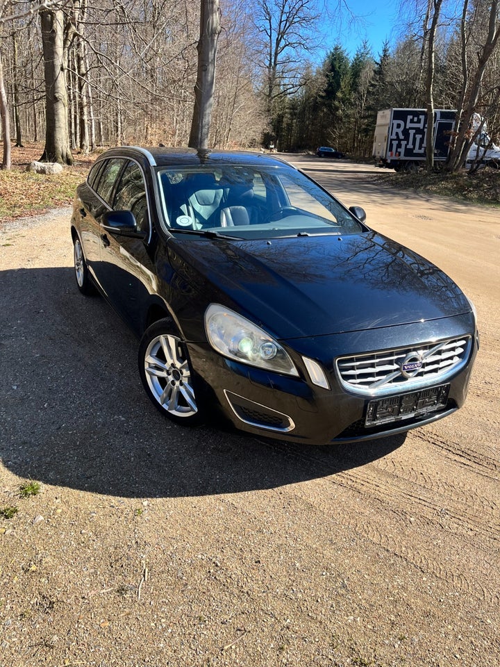 Volvo V60 1,6 D2 115 Summum aut. 5d