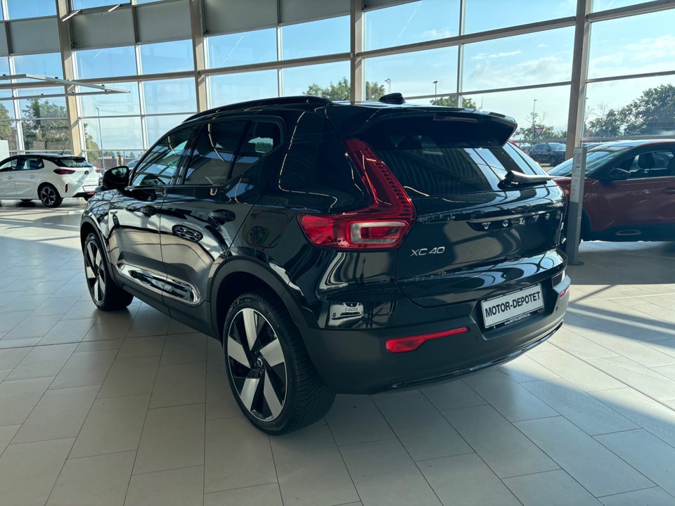 Volvo XC40 ReCharge Extended Range Plus 5d