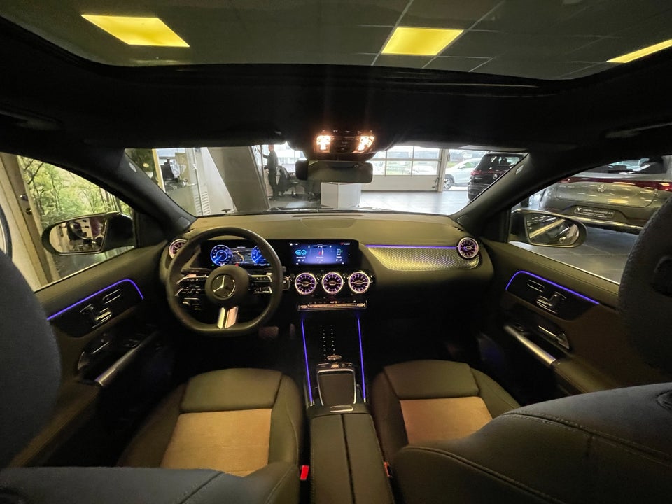 Mercedes EQA300 4Matic 5d